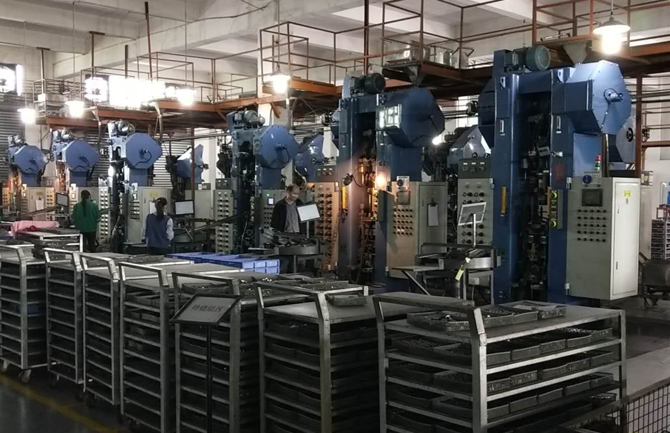 新利足球竞猜 加工车间